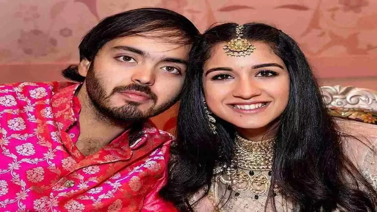 anant-gets-engaged-to-radhika-merchant